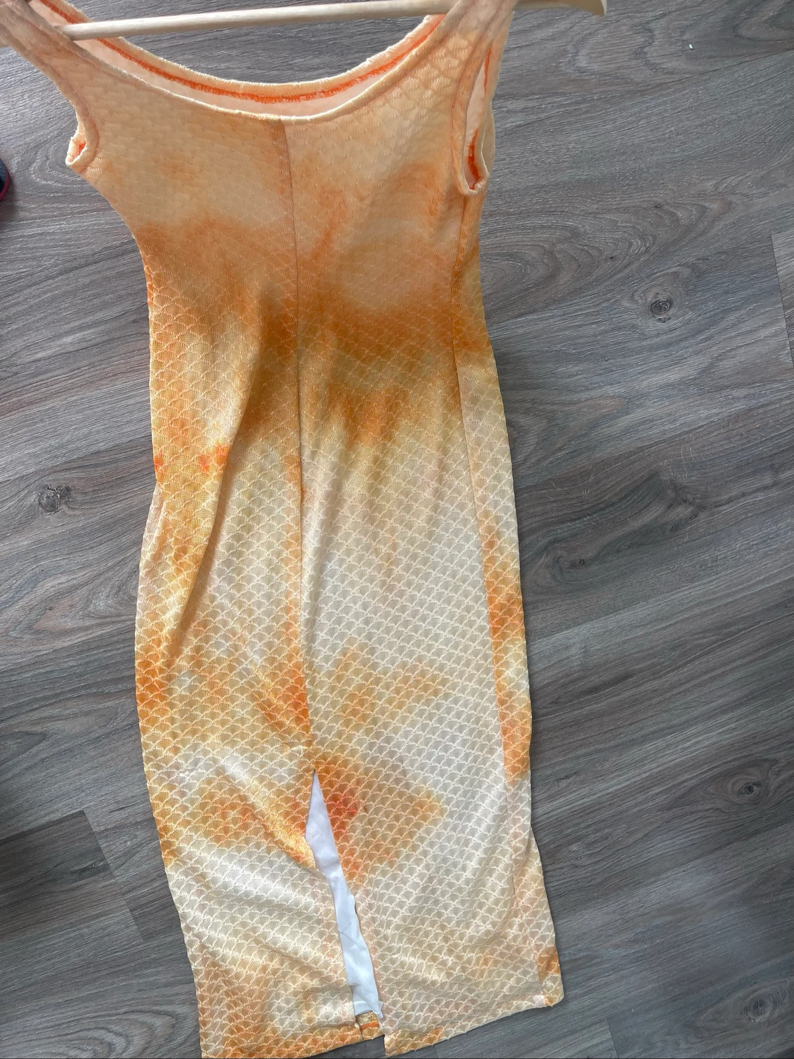 Vestido entubado efecto escamas – photo 4